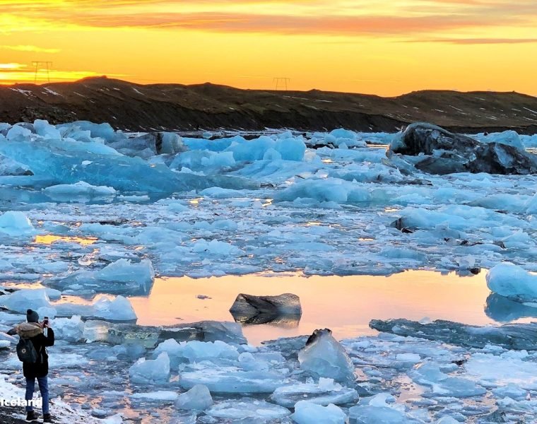 Glacier Lagoon (Jökulsárlón) & South Coast Tour with boat ride