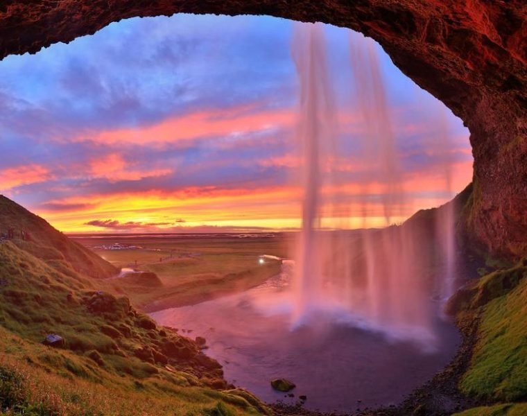 3 Day (Winter Mini tour)- Golden Circle, South Coast, Jökulsárlón & Ice Cave Tour