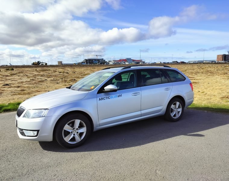 Private Transfer from Reykjavik to Keflavik Airport