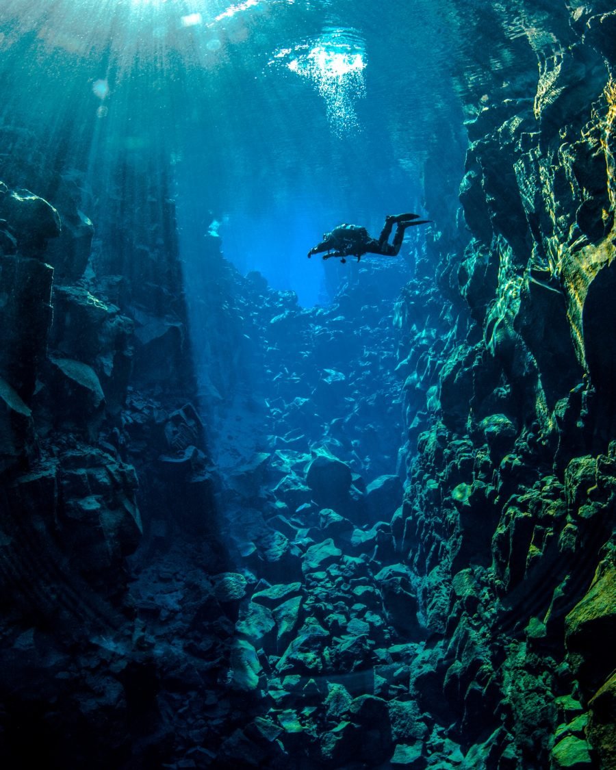 Deep Into the Blue – Silfra Diving