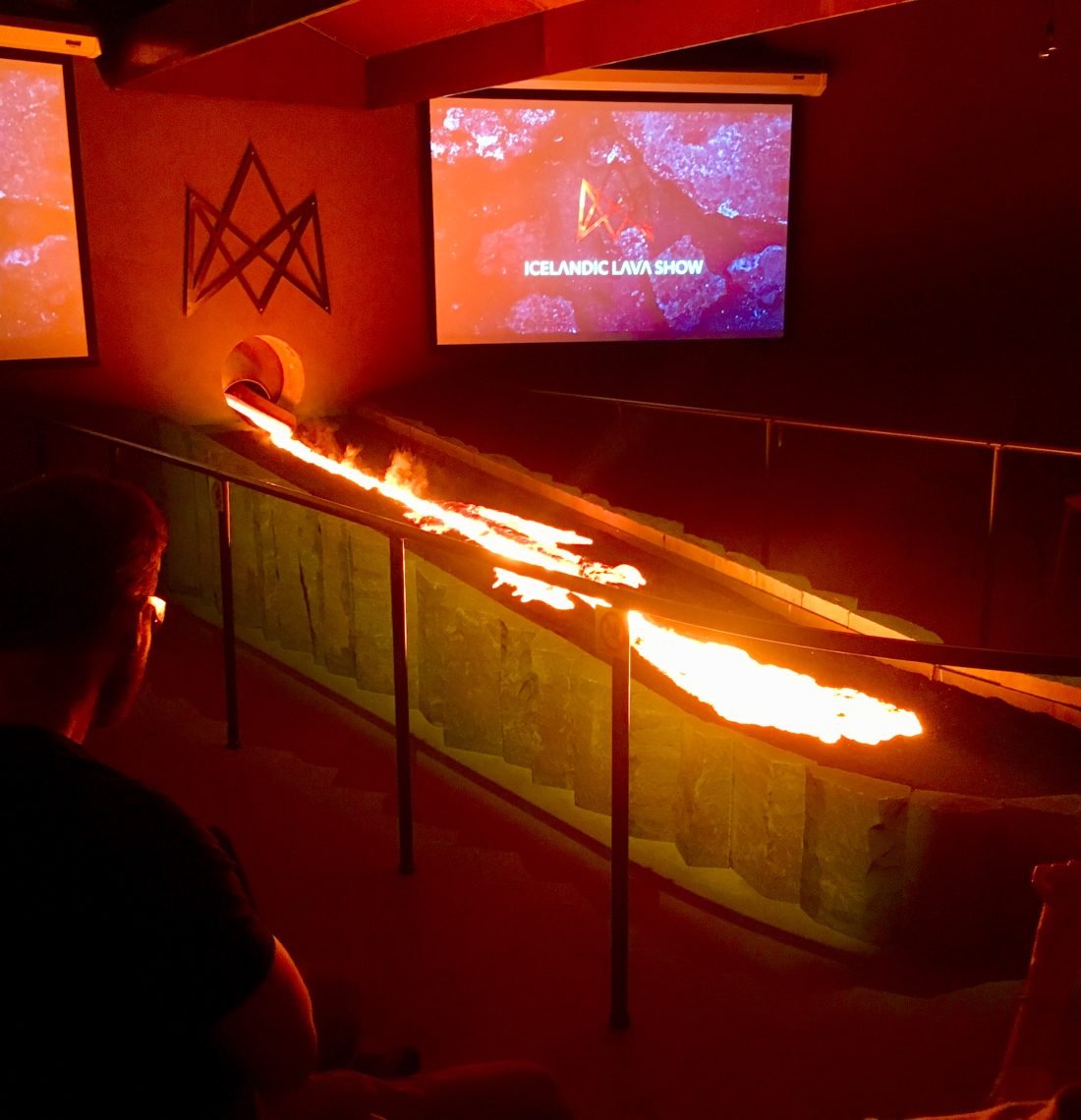 Lava Show Vík