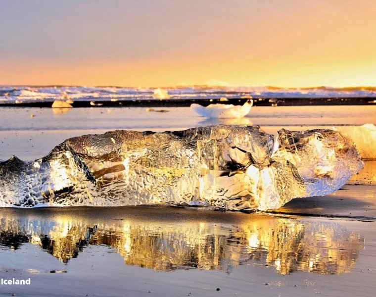 Glacier Lagoon (Jökulsárlón) & South Coast Tour with boat ride