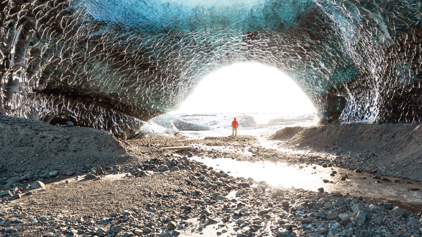 Treasure Iceland – Ice Cave Discovery