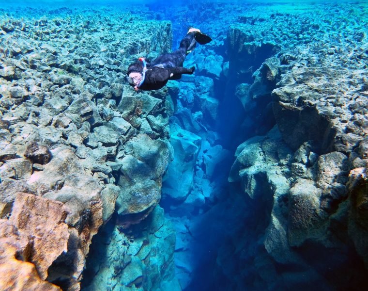 Self drive: Wetsuit Snorkeling in Silfra – with underwater photos