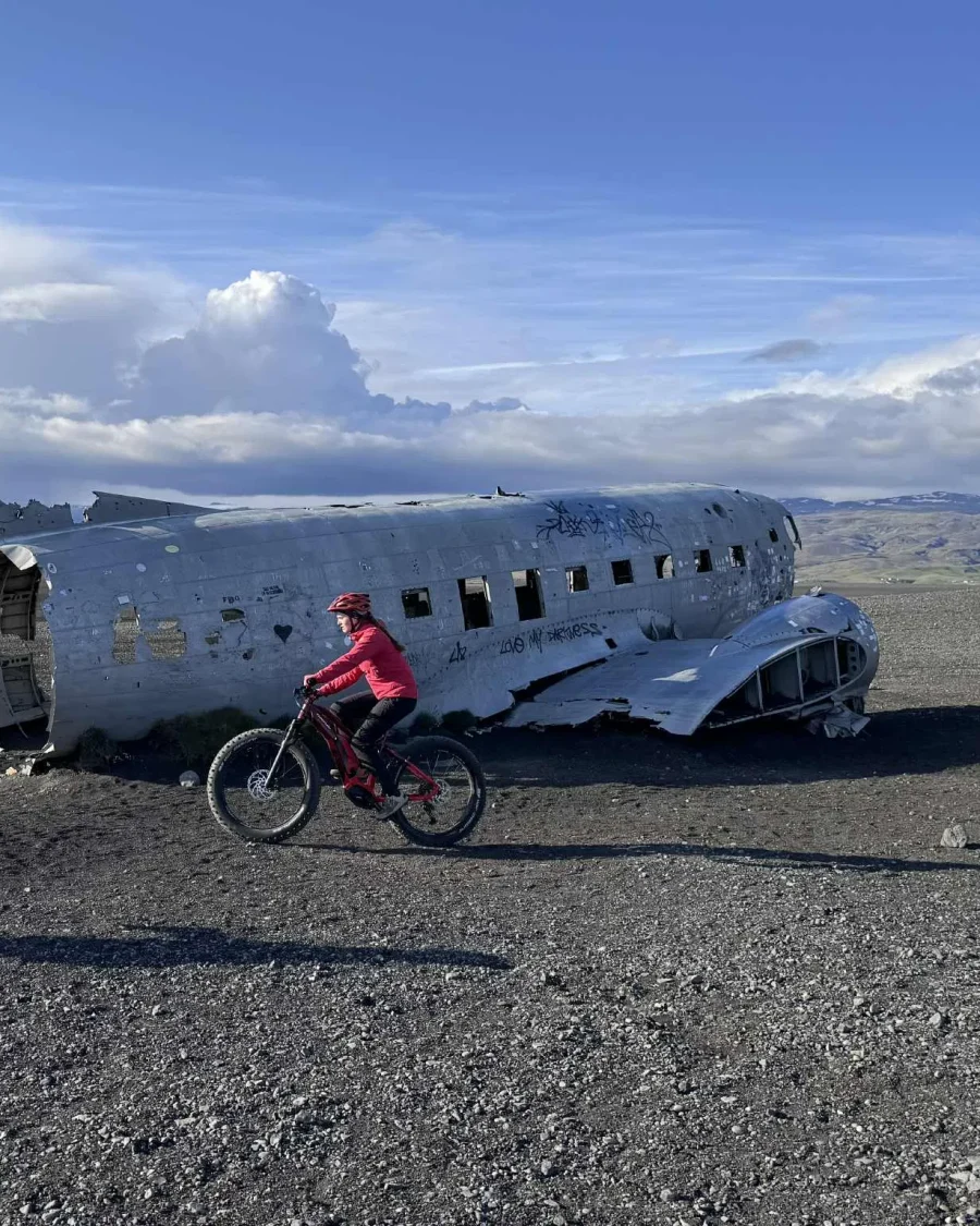 South Coast & E‑Bike Black Beach Adventure & the Plane Wreck